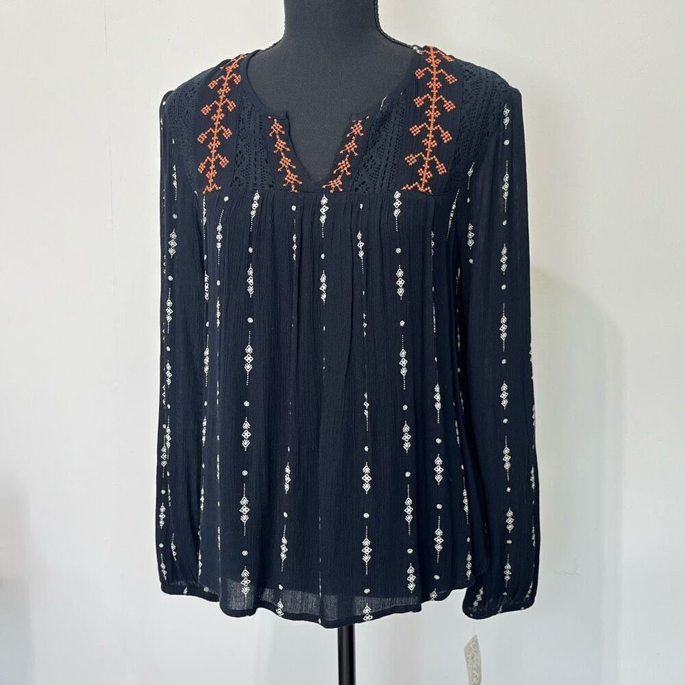 New Mudd Long Sleeve Boho V-Neck Lace Detail Blouse Size Small Women’s Black